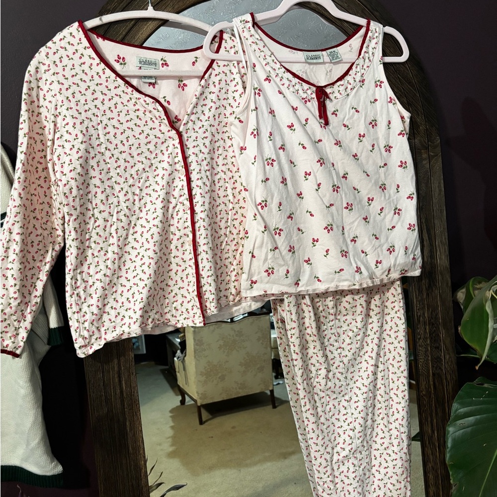 Vintage Classic Elements 3-Piece Floral Pajama Set 🌷